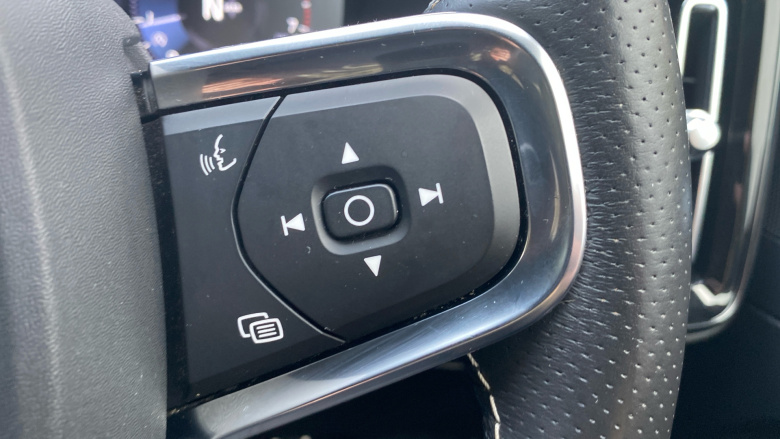 Volvo Xc40 1.5 T3 [163] R DESIGN 5dr Petrol Estate